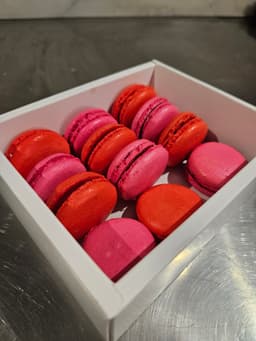 Boite de 12 macarons miniature 3