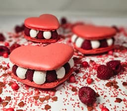Macarons Saint Valentin miniature 1