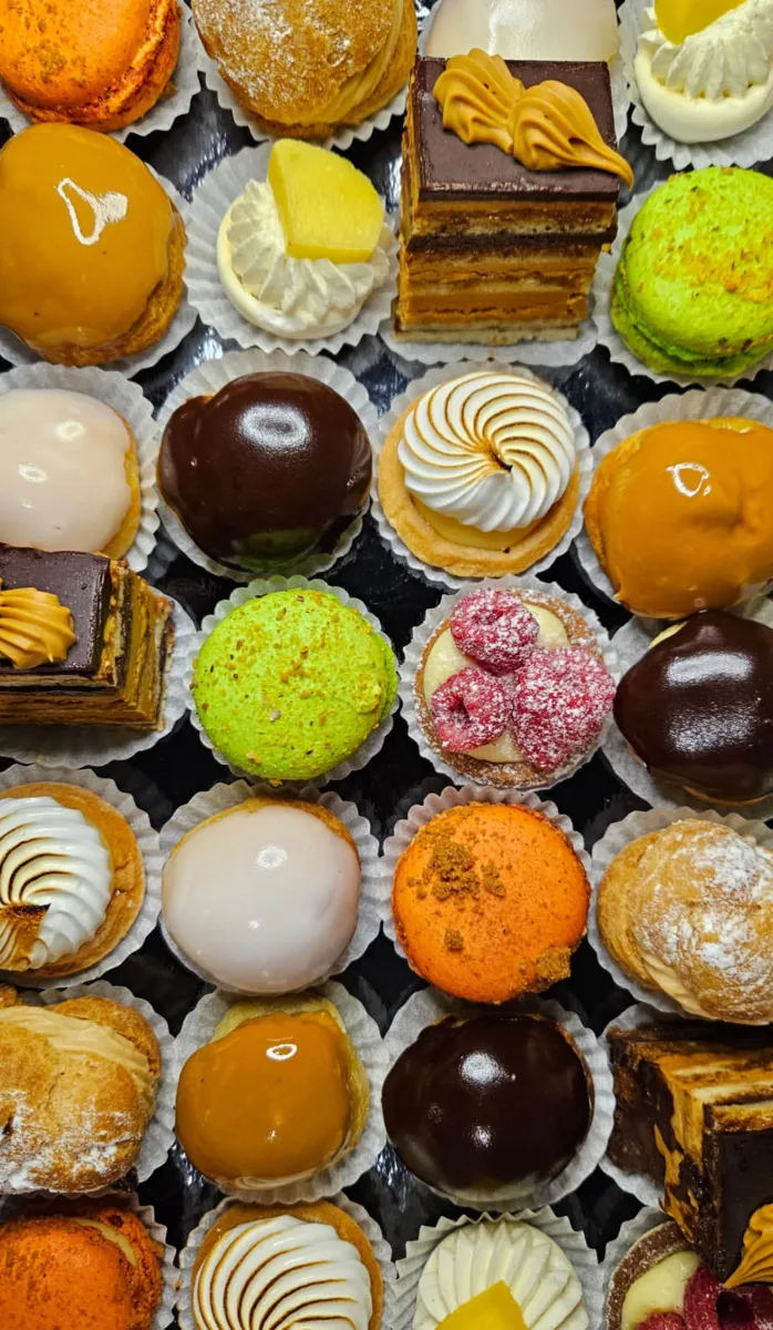 Plateau de mignardises – Jade's Pastry, pâtisserie à Lardy