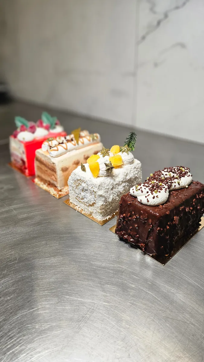 Bûche de Noël – Jade's Pastry, pâtisserie à Lardy